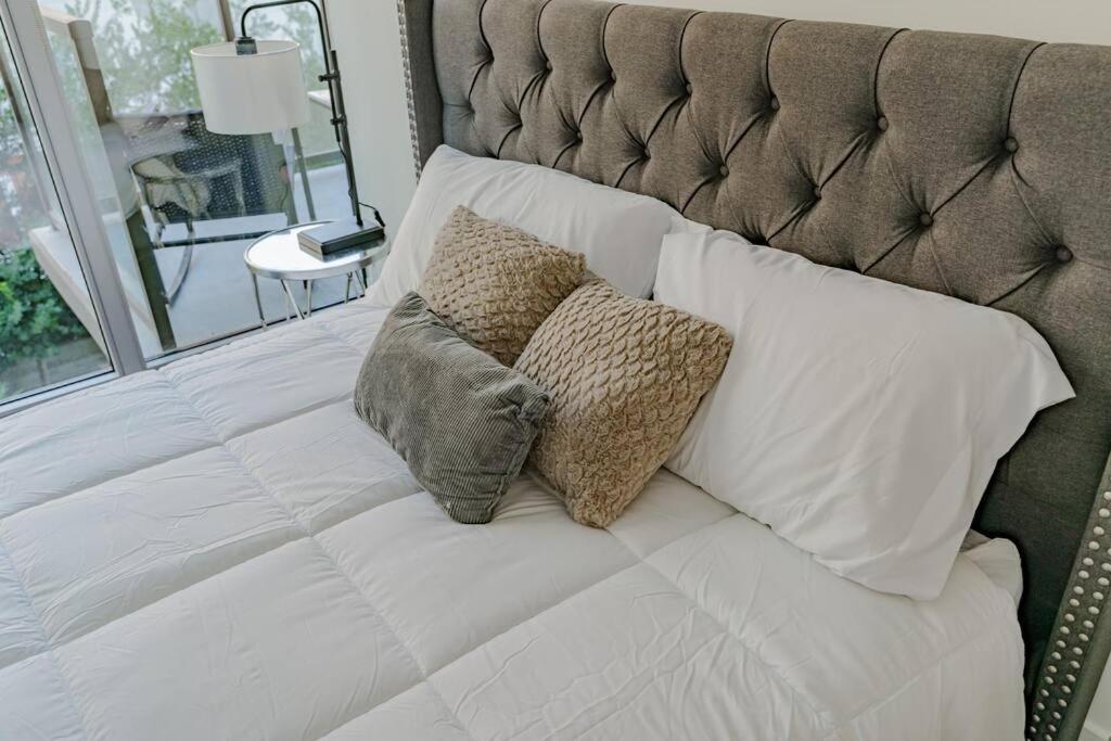 Downtown Paradise Escape With 2 Pools / Hot Tubs Lejlighed Los Angeles Eksteriør billede